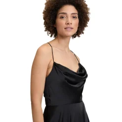 Abendkleid mit Wasserfallausschnitt