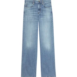 Jeans The Off Duty Stroll