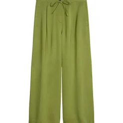 Weite hose